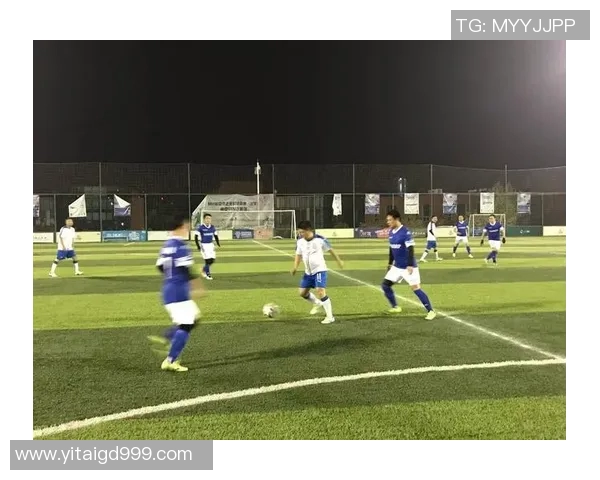 珍藏版足球巨星精美套图全景展现赛场激情与荣耀瞬间 珍藏版足球巨星精美套图全景展现赛场激情与荣耀瞬间